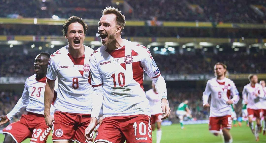 丹麦队在比赛中取得胜利，晋级下一轮